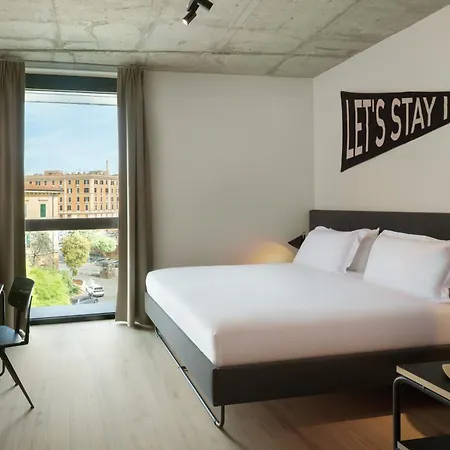 The Social Hub Extended 4* Rom