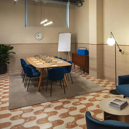 The Social Hub Extended Rom