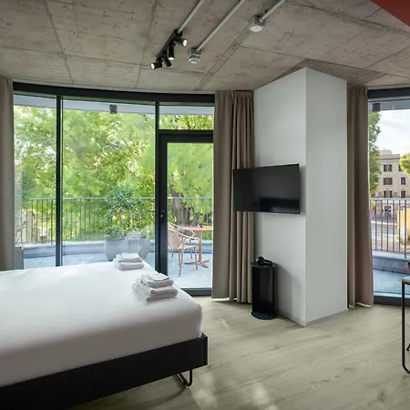 The Social Hub Extended 4*