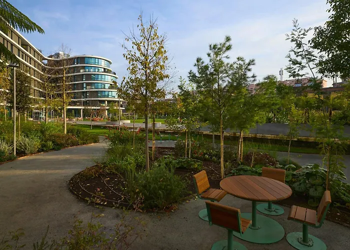 The Social Hub Extended